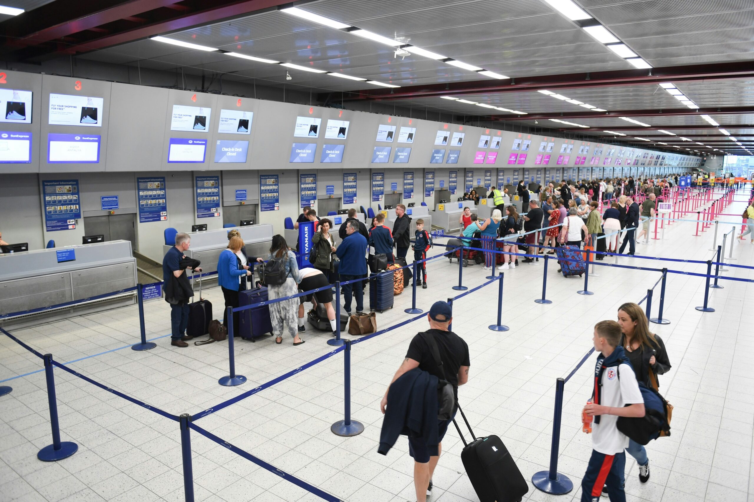 Airport check in lines